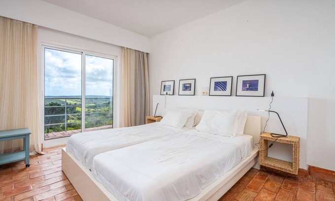 Aljezur Apartamento | Habitación 'Maio' con vistas al mar, piscina compartida y Wi-Fi
