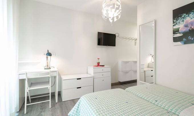 Distrito Llano Apartamento | Habitación 'Nápoles' con Wi-Fi
