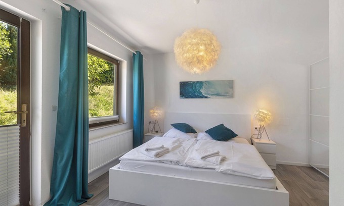 Niedenstein Casa | Habitación "Océano" con terraza compartida, jardín y Wi-Fi