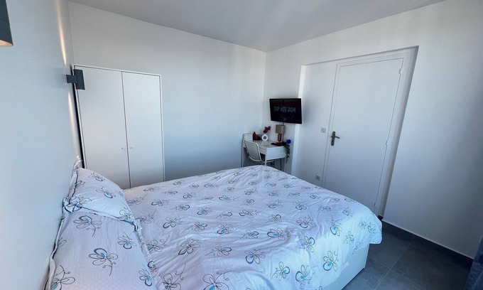 Rosny-sous-Bois Cama Y Desayuno | Room Only-Serene stay with Chinese family