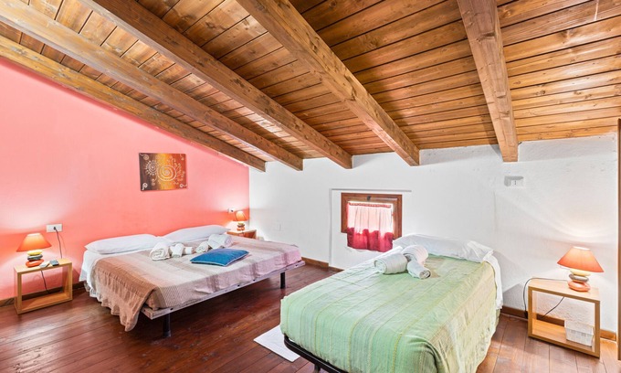 Massama Apartamento | Room 'Ovest' with Shared Terrace, Wi-Fi and Air Conditioning