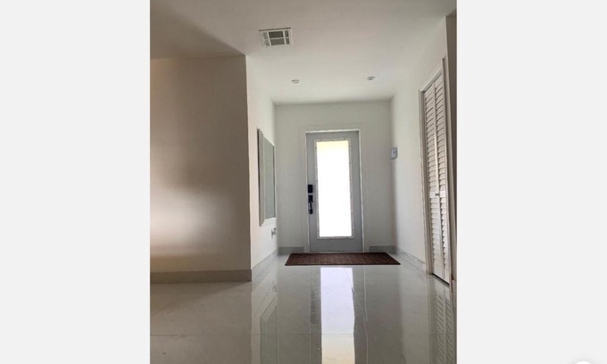 Sandalfoot Cove Casa | room & private bathroom