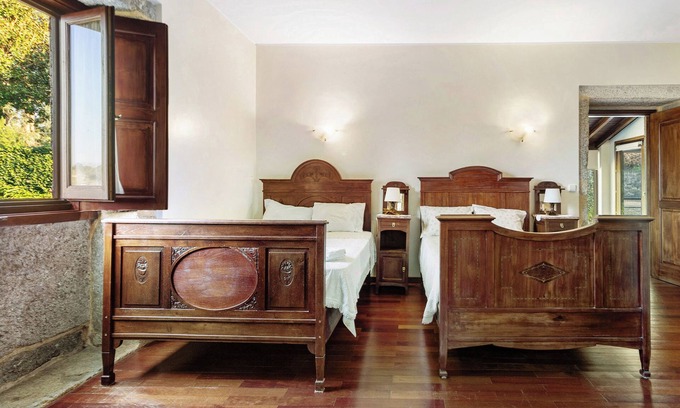 Amares Apartamento | Habitación 'Quarto 2 - Quinta Da Ataíde' con vistas a la montaña, piscina compartida y Wi-Fi