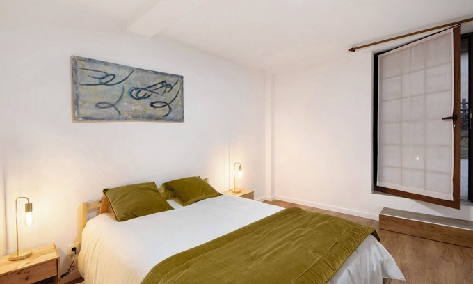 Coimbra Apartamento | Habitación 'Quarto 2 Rc - Quinta Df' con vistas a la montaña, Wi-Fi y aire acondicionado.