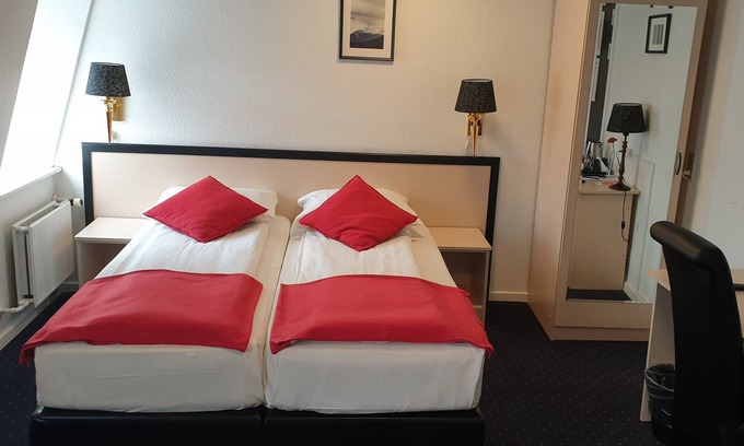 Aalborg Midtby Hotel | Room Rent Prinsen