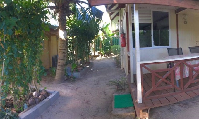 Moorea-Maiao Apartamento | TARIFA MAHEATA Vai Iti bungalow 2 invitados, cocina privada baño acceso a la playa
