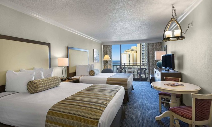 Myrtle Beach Complejo | Room with Partial Ocean Views in South Myrtle Beach - Full Access to Amenities!