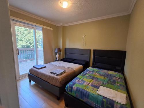 Mississauga Casa | Room With Private Patio Next to Toronto Airport