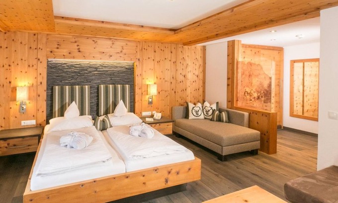 Filzmoos Apartamento | Room "Zirbenstein with east-facing balcony", 1-3 nights - Landhotel Alpenhof