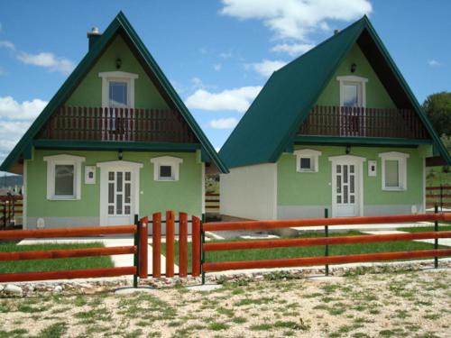Zabljak Complejo | Rooms and Bungalows Sreten Žugić
