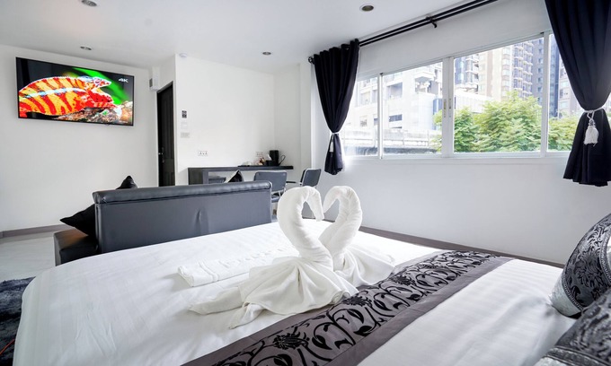 Sukhumvit Hotel | rooms are all city view