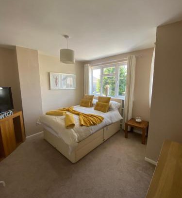 Kenfig Hill Casa | Rooms at Carol's Place near Porthcawl, Margam, Bridgend, 3mins to M4, 3 Room Types Available