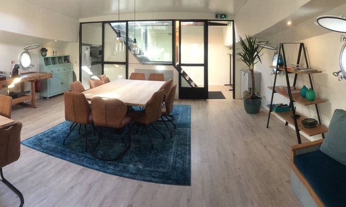 Stadsdriehoek Alquiler De Eote | Rooms on Water, una lujosa 'casa' de vacaciones en el agua en el centro de Rotterdam