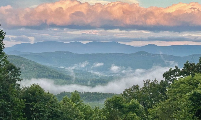 Spruce Pine Casa | "Rooms with a View" newly renovated rustic modern home with stunning BRM views