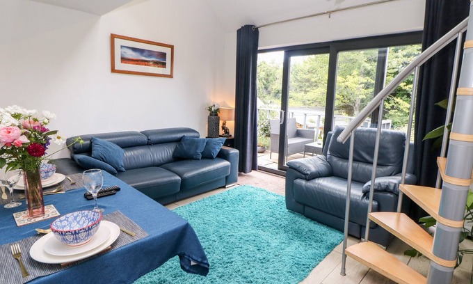 Cromford Cabaña | ROOMS WITH A VIEW, pet friendly, with a garden in Wirksworth