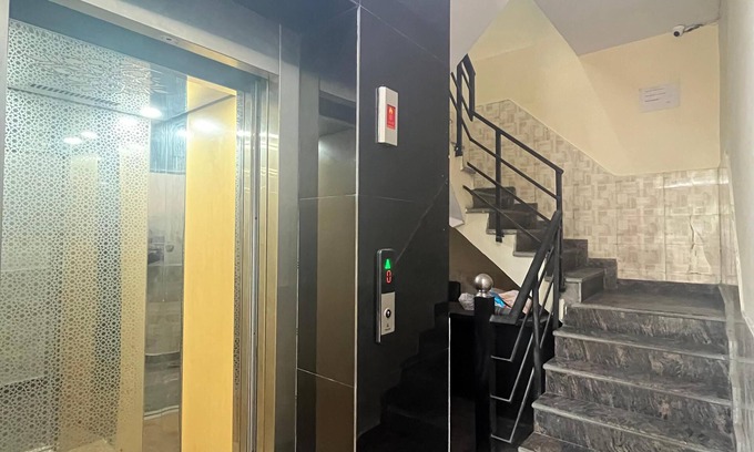 Shalimar Bagh Hotel | Roomshala 168 Startlight Suites