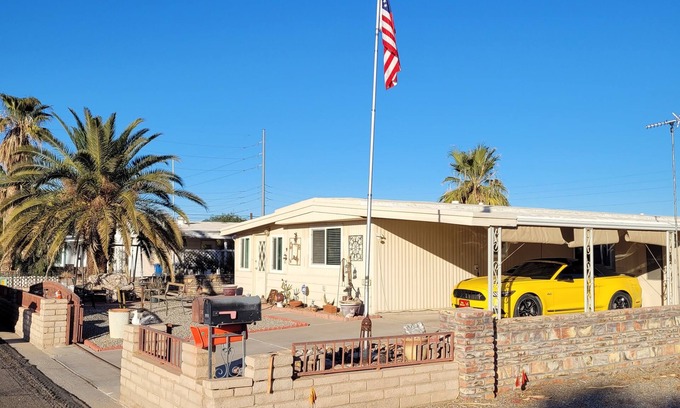 Yuma Casa | Roomy 2 bedroom home with Az.room. WiFi, Hi-Fi, Air Condition playhouse in Yuma