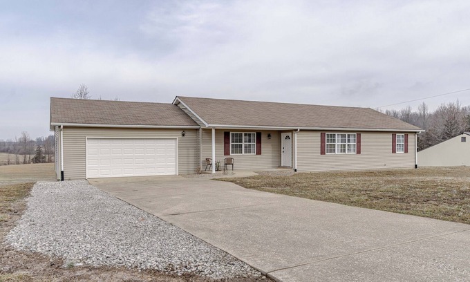 Elizabethtown Casa | Roomy 4BR in the Heart of the Bluegrass