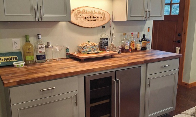 Carroll Casa | Roomy 5-bedroom house, WiFi, AC in cute Carroll / Twin Mountain, White Mountains