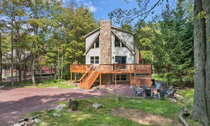 Lake Harmony Estates Chalet De Esquí | roomy CHALET-3 mts WALK2LAKE w/LINENS/FIREPIT/HOTTUB/GAMES/BB&JACK FROST Ski mts