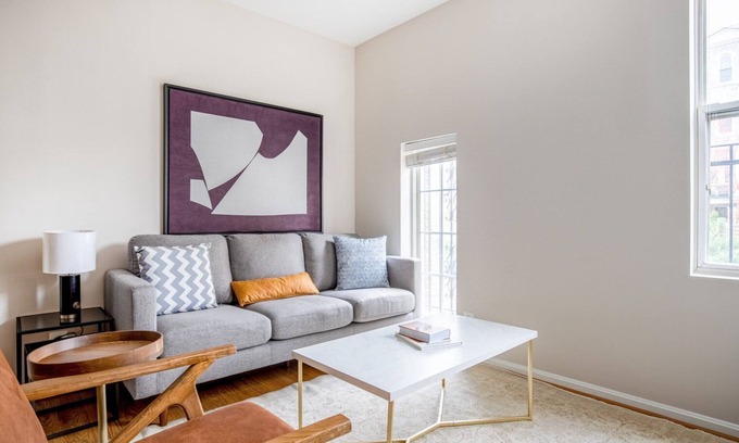 Adams Morgan Apartamento | Roomy Dupont Circle 2BR nr. U Street, Metro & Glen’s Mkt, by Blueground