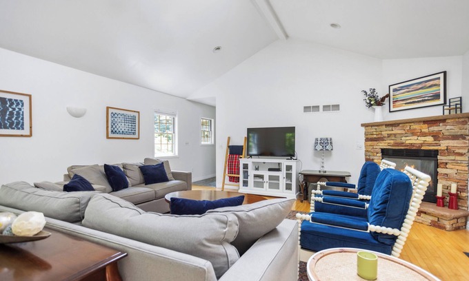 Shorewood-Tower Hills-Harbert Casa | Roomy Family House, Trails to Dunes, Wooded, Peloton