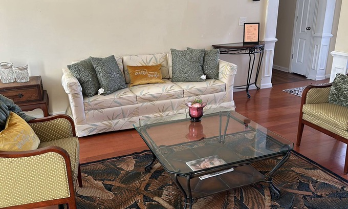 Loganville Casa | ❤️Roomy❤️Homey 3BDRM/2B ENTIRE house within Snellville/Loganville/Grayson area