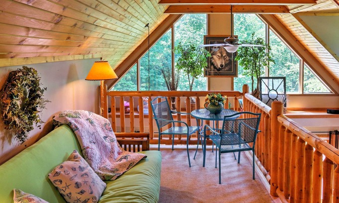 Egg Harbor Cabaña | Roomy House on 2 Acres - 2 Mi to Egg Harbor Beach!