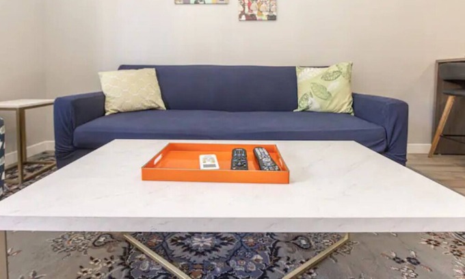 Midway District Casa | Roomy Loft in 💜 of OldTown w/NFT Art, Parking, HBO