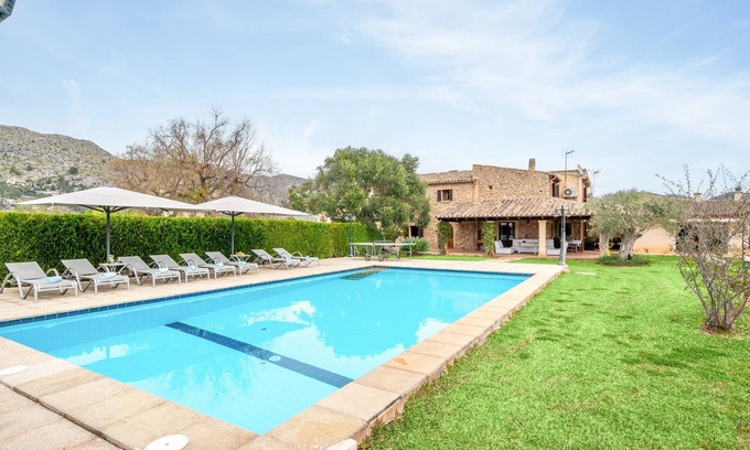 Pollensa Villa | Espaciosa villa "Villa Agnes" con vistas a la montaña, piscina, terraza y jardín