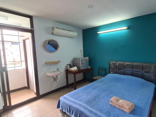 Khlong Thanon Casa | Roong-Arun Apartment
