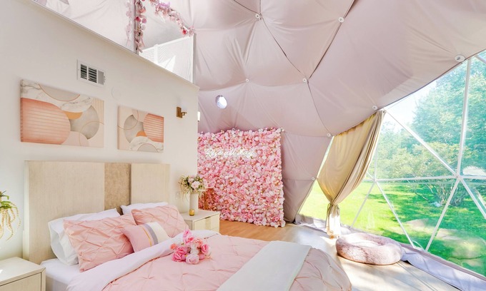 Monticello Apartamento | 'Rosé All Day' Geo-Dome Vacation Rental w/ Deck!