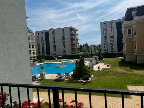 Saints Constantine and Helena Apartamento | Rosie's Cozy Bright Apartment Summer Paradise