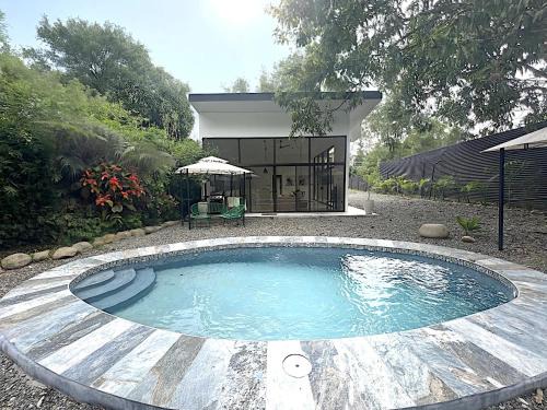 Uvita Villa | Ros Villa, Lujo con Piscina Privada a 10 Minutos de la Playa