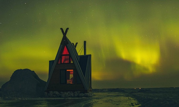 Riverton Casa | Rosa - Modern Viking Cabin, luxurious, secluded, off-grid