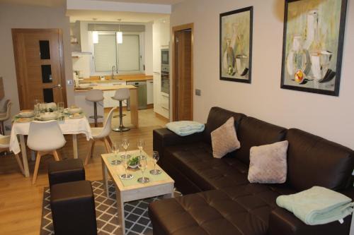 El Ensanche Zona Nuova Apartamento | Rosalía de Castro, 41 - Centro - VUT-CO-01904