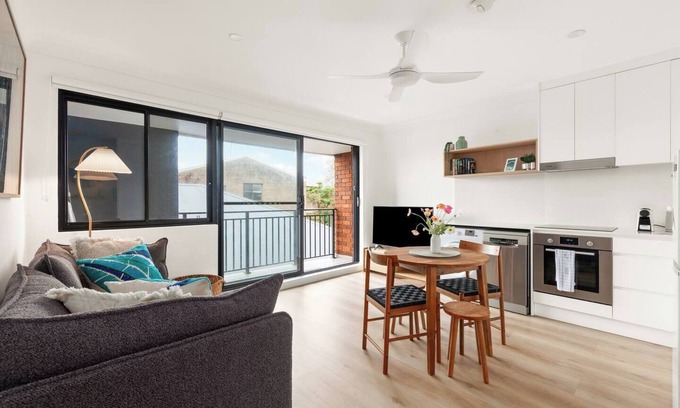 Rose Bay Apartamento | Rose Bay Horizon Breezy Living near Beach and Ferry