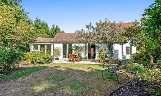 Bredons Norton Cabaña | Rose Cottage, Bredons Norton - sleeps 8 guests in 3 bedrooms