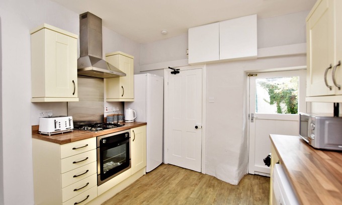 Cark Cabaña | Rose Dene Cottage adjacent to Stately Home & Gardens. Nr Cartmel & Lake District