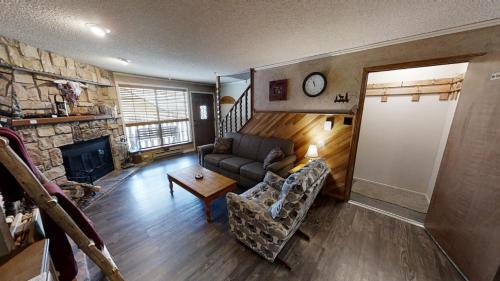 Red River Casa | Rose Rock Mountain View - Pet Friendly - Fireplace - WiFi - Hot Tub - Washer - Dryer