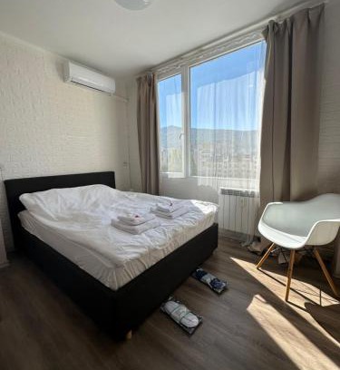 g.k. Strelbishte Apartamento | Rose's apartment - South park, Free Parking, Mountain View, self check-in, close to metro, stores, family-friendly