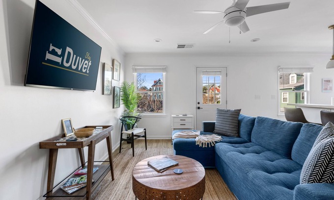Radcliffeborough Apartamento | Suite Poinsettia (Centro histórico de Charleston) - ¡A solo 5 cuadras de King Street!