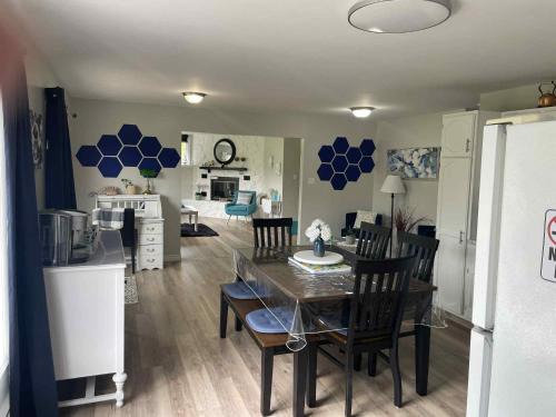 Charlotte's Shore Apartamento | Rose Valley Suites