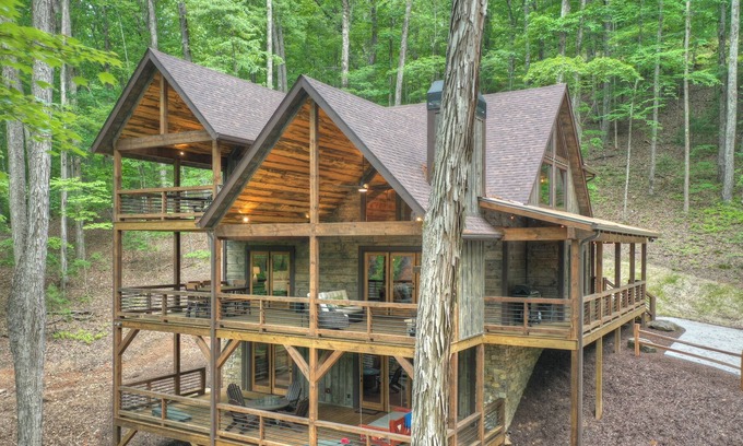 Necowa Cove Cabina | Roseann’s Treehouse - Blue Ridge, GA