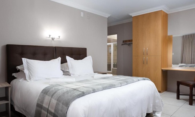 Fichardt Park Casa | Rosepark Guesthouse