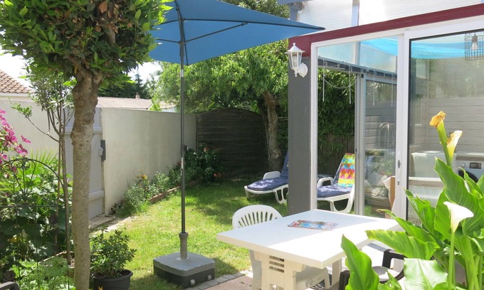 Bourgenay Casa | Roses Tremières by Interhome