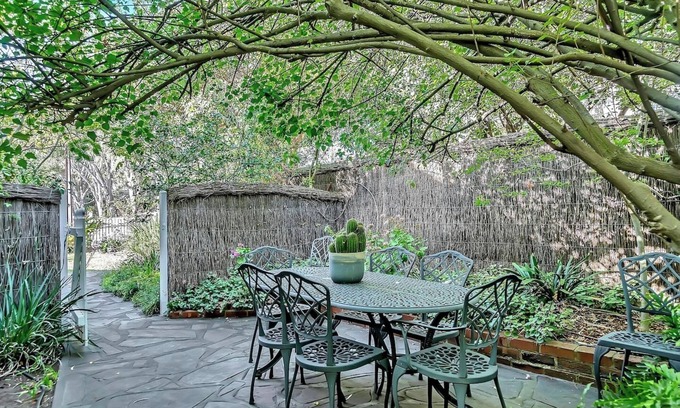 Netherby Casa | Rosewood Cottage Serenity between City and Hills