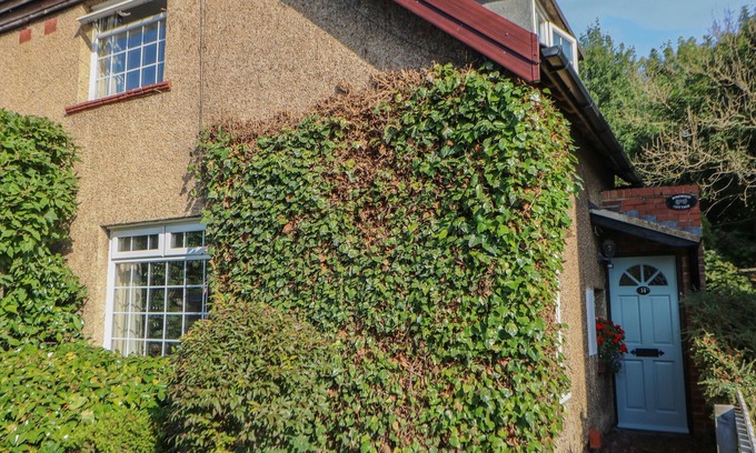 Durham Cabaña | ROSEWOOD COTTAGE, with a garden in Durham