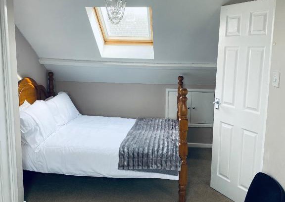 Swindon Casa | Rosewood Guest House