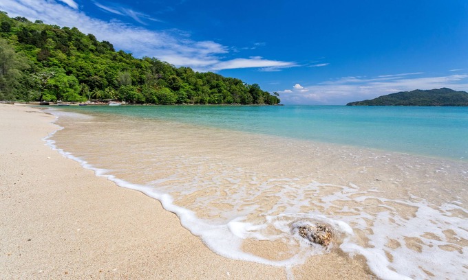 Patong Hotel | Rosewood Phuket